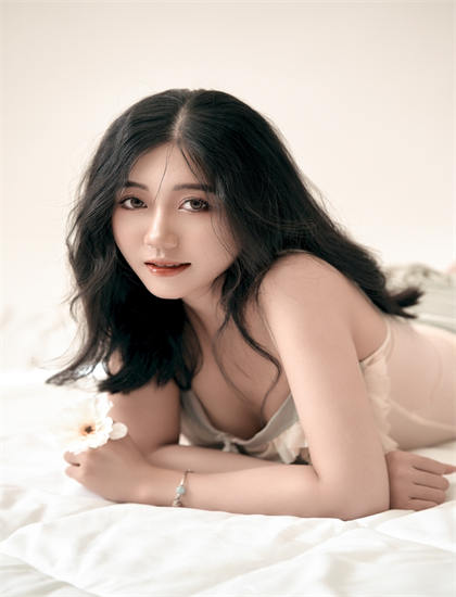 狼友在线视频免费视频_女人帮妞儿片头曲_草莓香蕉樱桃黄瓜视频